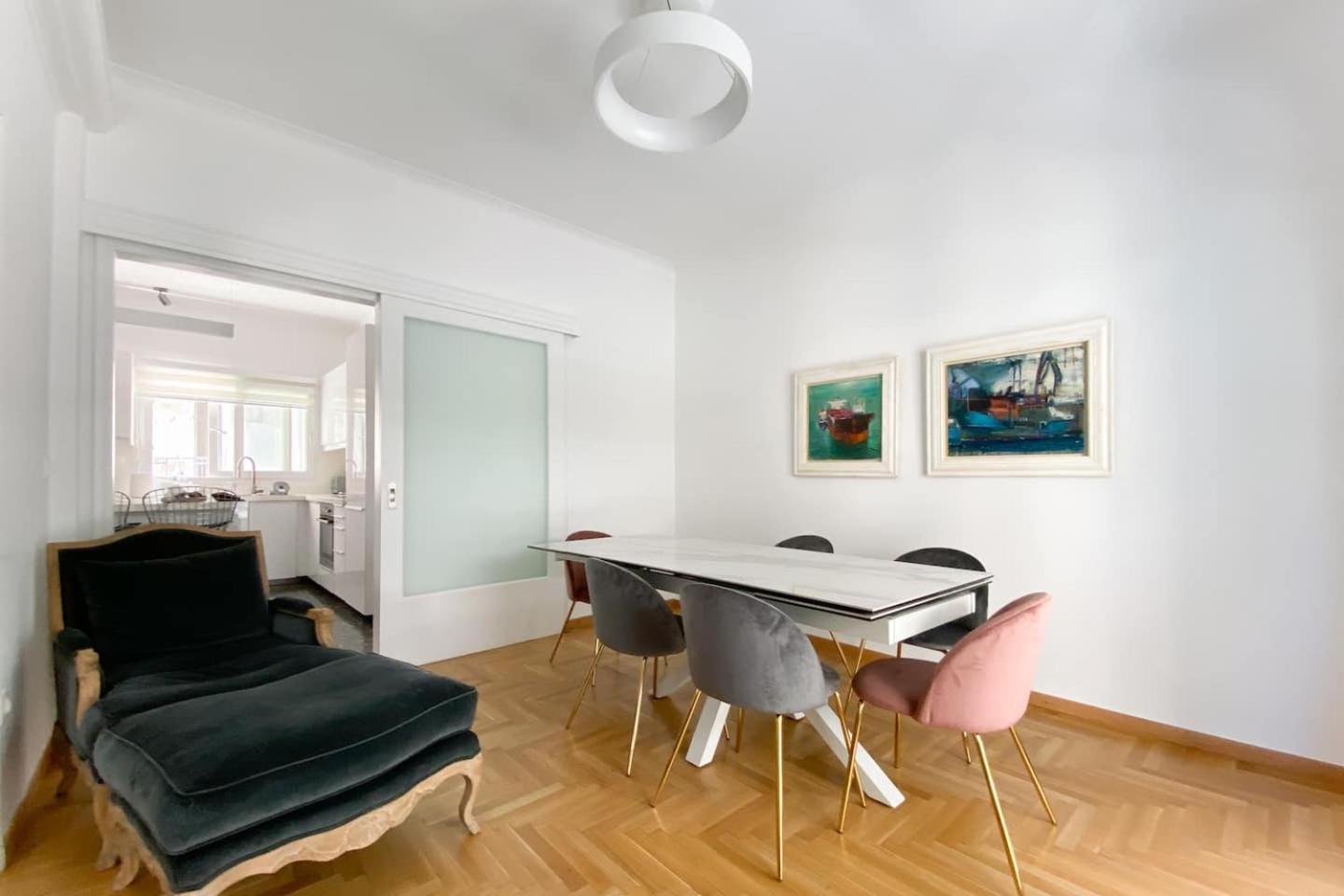 Apartment Bright And Roomy Apartment, In The Heart Of